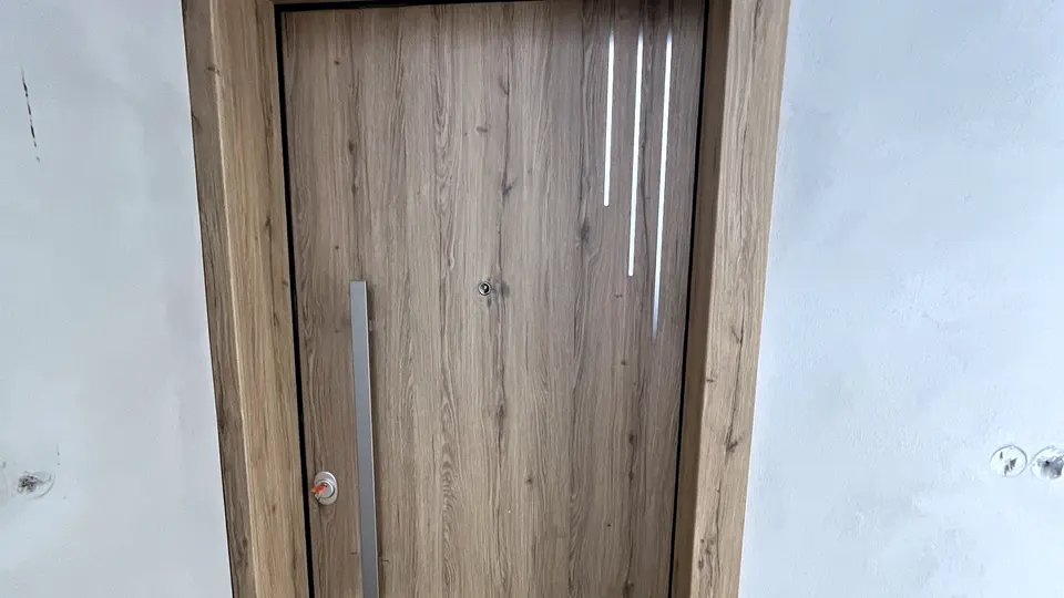 Πόρτα εισόδου αλουμινίου κατασκευής Aluminium Systems Γιαννούλος