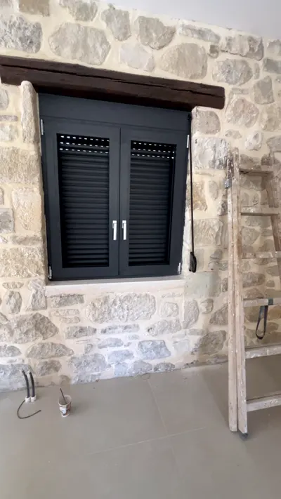 Ρολό και σκίαση αλουμινίου, έργο Aluminium Systems Γιαννούλος