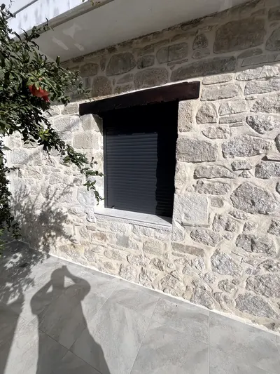 Ρολό και σκίαση αλουμινίου, έργο Aluminium Systems Γιαννούλος